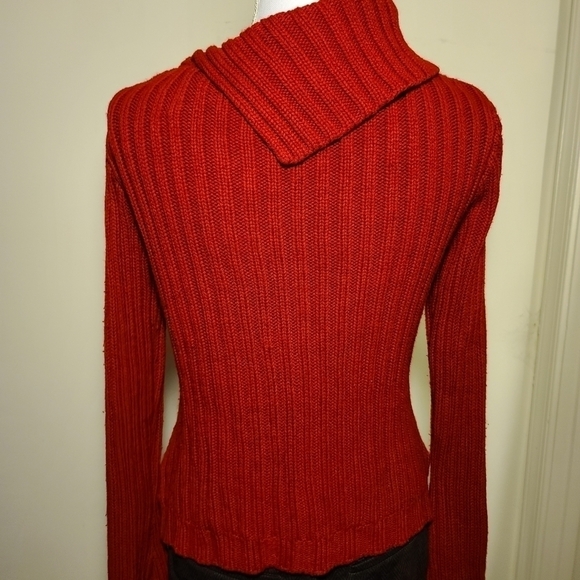 Messino Knitted Red Sweater - Picture 5 of 6